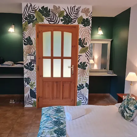 Tulipanvendeghaz Konukevi
