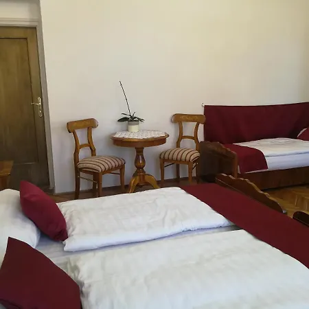 Guest house Tulipanvendeghaz 3*