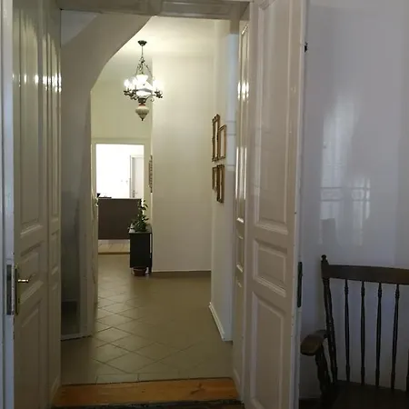 Guest house Tulipanvendeghaz 3*