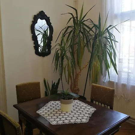 Tulipanvendeghaz Guest house Keszthely