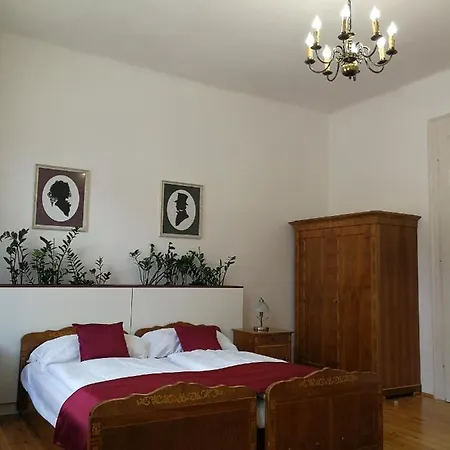 Tulipanvendeghaz Guest house Keszthely