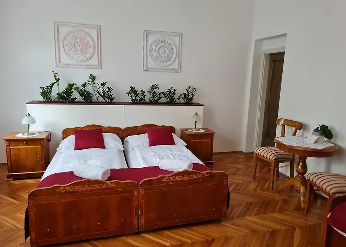 Tulipanvendeghaz 게스트하우스 3*