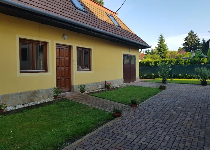 Tulipanvendeghaz 게스트하우스 3*