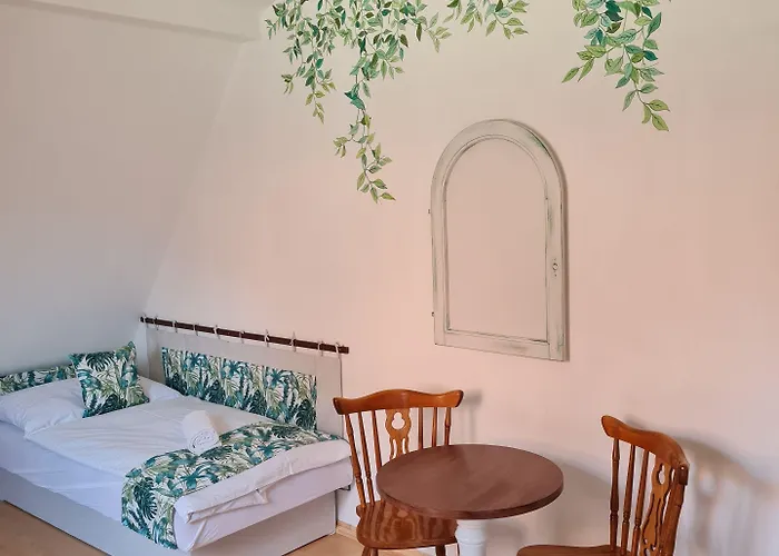 Tulipanvendeghaz 게스트하우스 케츨리