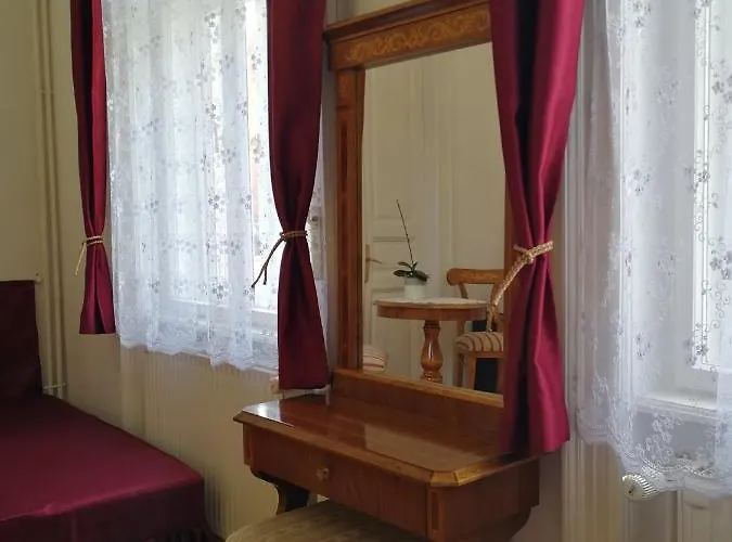 Tulipanvendeghaz 케츨리